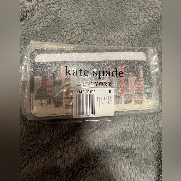 Kate Spade Winter Wonders Large Slim Card Holder new - Picture 5 of 5